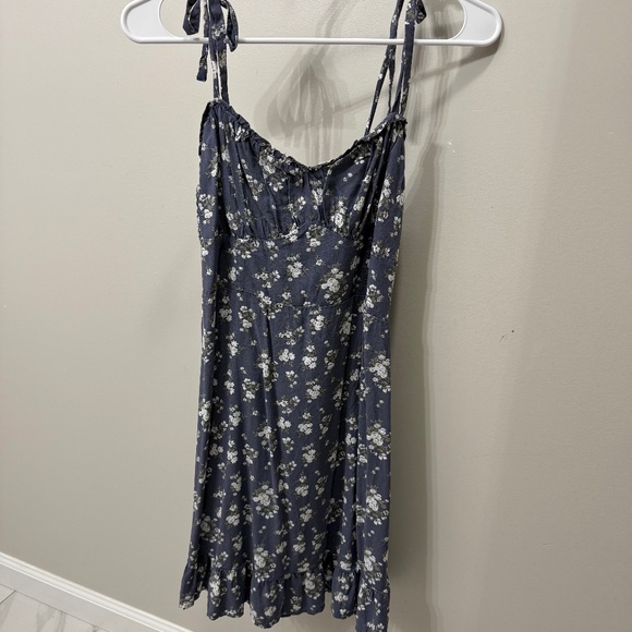 Hollister Dress NWT - Picture 1 of 4